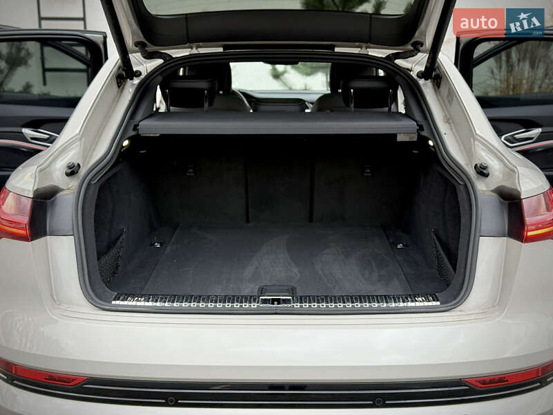 Позашляховик / Кросовер Audi e-tron Sportback 2021 в Луцьку