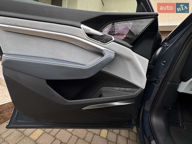 Внедорожник / Кроссовер Audi e-tron Sportback 2022 в Ровно фото 28 Внедорожник / Кроссовер Audi e-tron Sportback 2022 в Ровно