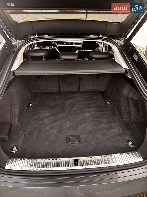 Позашляховик / Кросовер Audi e-tron Sportback 2020 в Тячеві фото 9 Позашляховик / Кросовер Audi e-tron Sportback 2020 в Тячеві