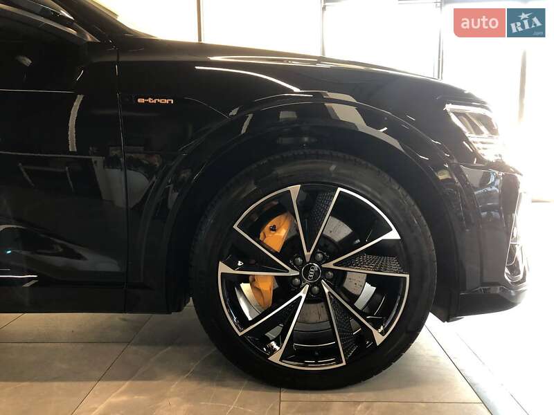 Позашляховик / Кросовер Audi e-tron Sportback 2021 в Львові