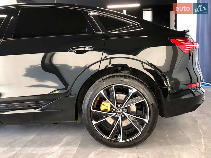 Позашляховик / Кросовер Audi e-tron Sportback 2021 в Львові
