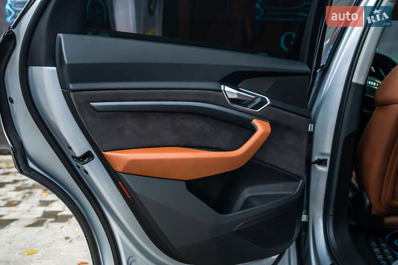 Позашляховик / Кросовер Audi e-tron Sportback 2020 в Луцьку