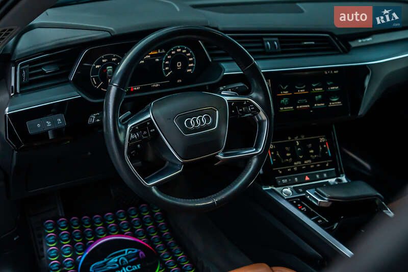 Позашляховик / Кросовер Audi e-tron Sportback 2020 в Луцьку