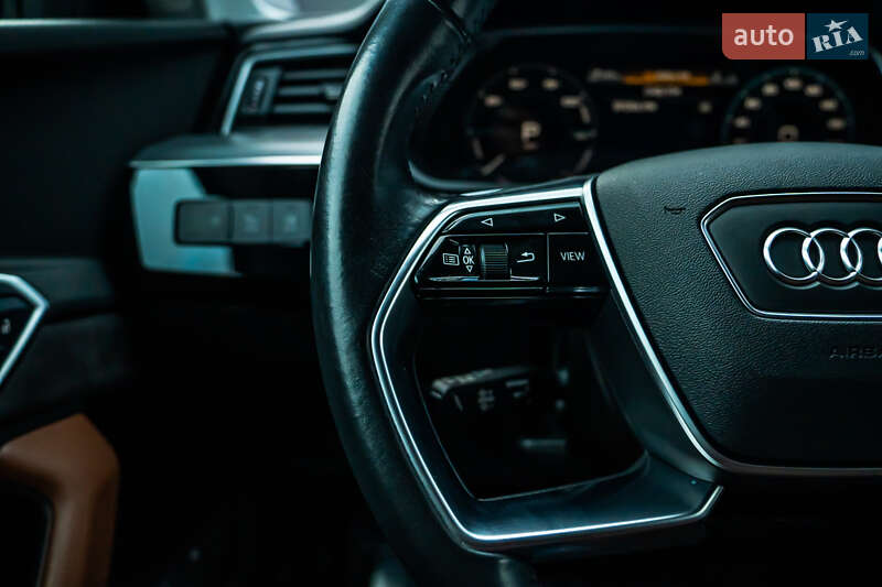 Позашляховик / Кросовер Audi e-tron Sportback 2020 в Луцьку