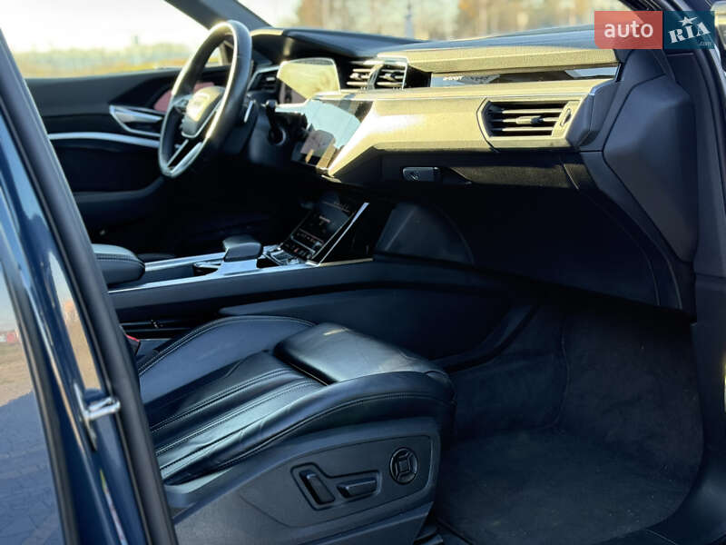 Позашляховик / Кросовер Audi e-tron Sportback 2021 в Стрию фото 38 Позашляховик / Кросовер Audi e-tron Sportback 2021 в Стрию