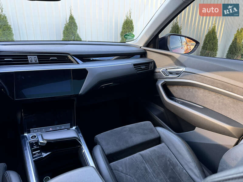 Позашляховик / Кросовер Audi e-tron Sportback 2021 в Львові фото 17 Позашляховик / Кросовер Audi e-tron Sportback 2021 в Львові