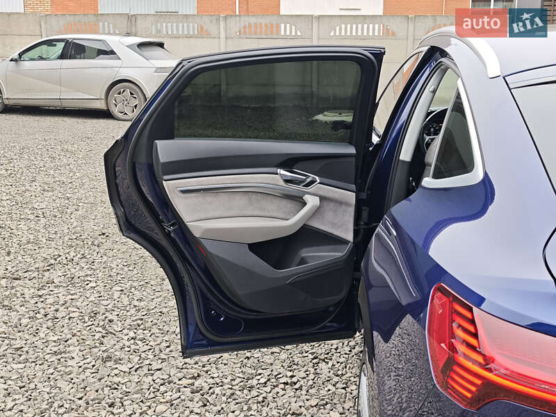 Позашляховик / Кросовер Audi e-tron Sportback 2020 в Луцьку
