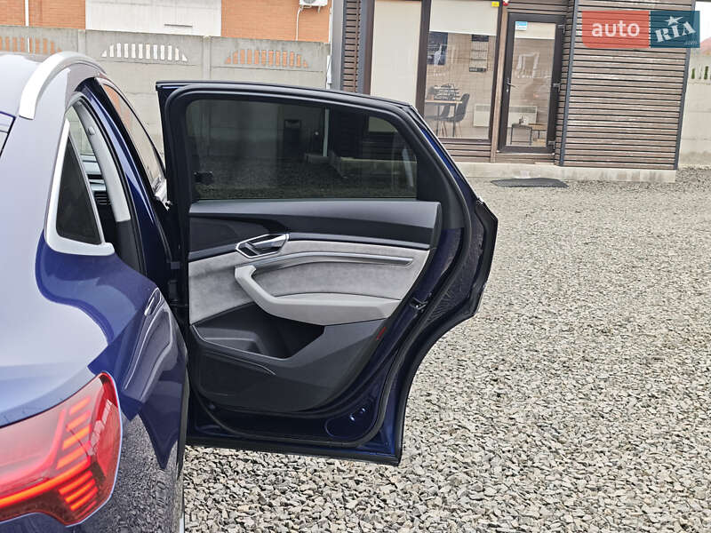 Позашляховик / Кросовер Audi e-tron Sportback 2020 в Луцьку
