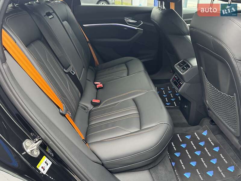 Позашляховик / Кросовер Audi e-tron Sportback 2022 в Рівному