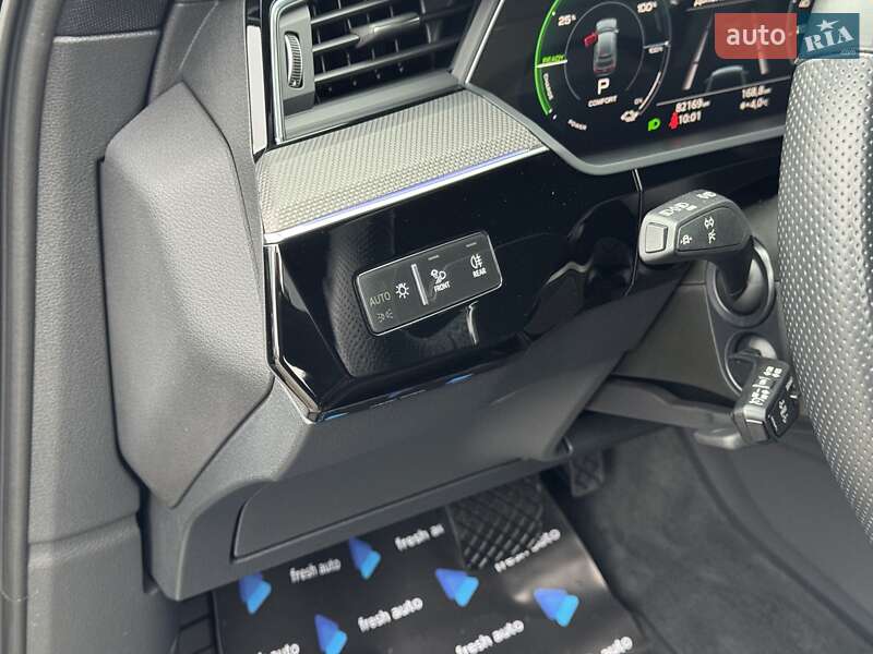 Позашляховик / Кросовер Audi e-tron Sportback 2022 в Рівному