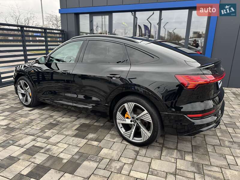 Позашляховик / Кросовер Audi e-tron Sportback 2022 в Рівному