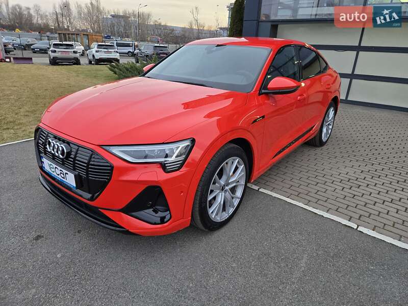 Позашляховик / Кросовер Audi e-tron Sportback 2021 в Києві