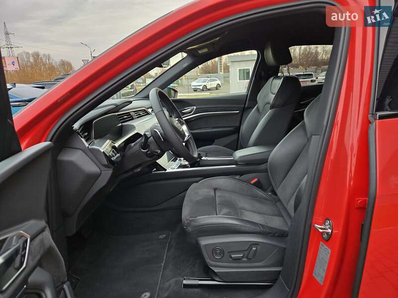 Позашляховик / Кросовер Audi e-tron Sportback 2021 в Києві