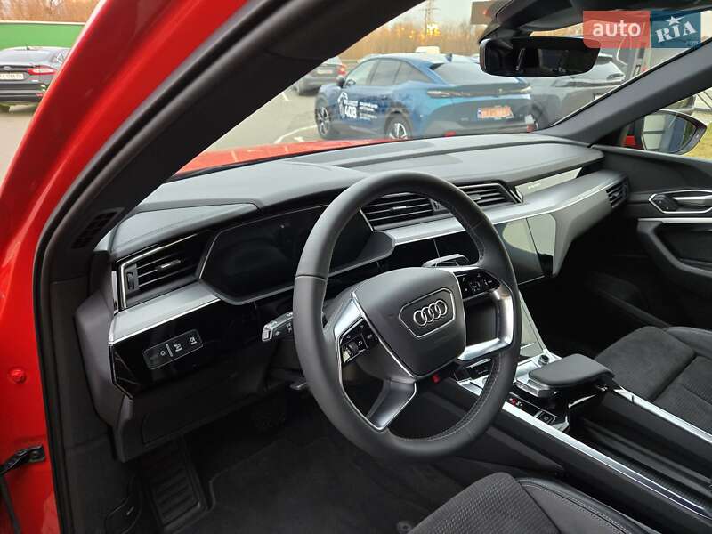 Позашляховик / Кросовер Audi e-tron Sportback 2021 в Києві