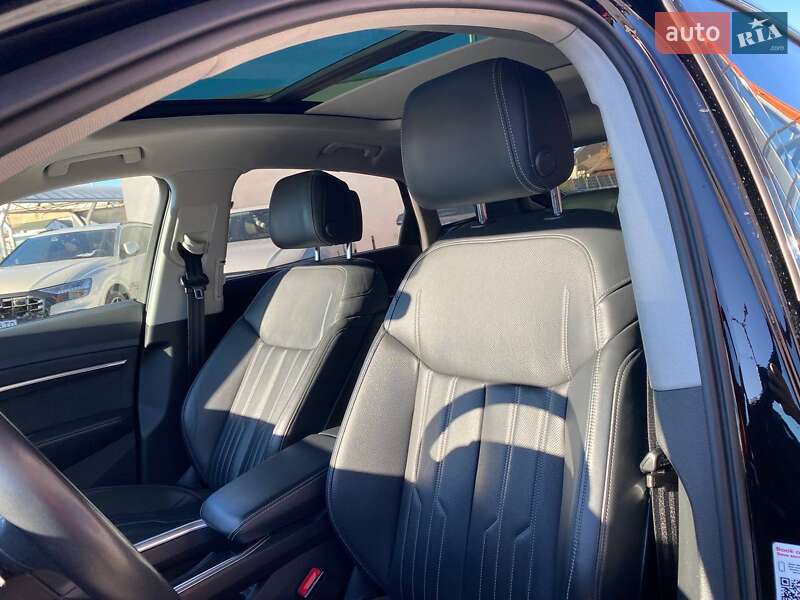 Внедорожник / Кроссовер Audi e-tron Sportback 2020 в Львове