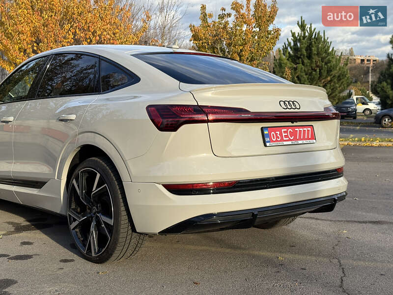 Внедорожник / Кроссовер Audi e-tron Sportback 2021 в Ровно