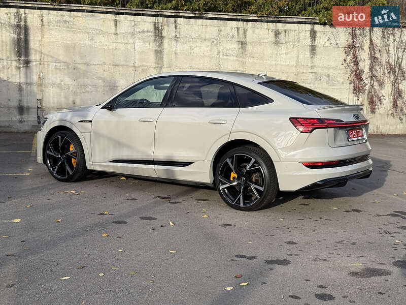 Внедорожник / Кроссовер Audi e-tron Sportback 2021 в Ровно