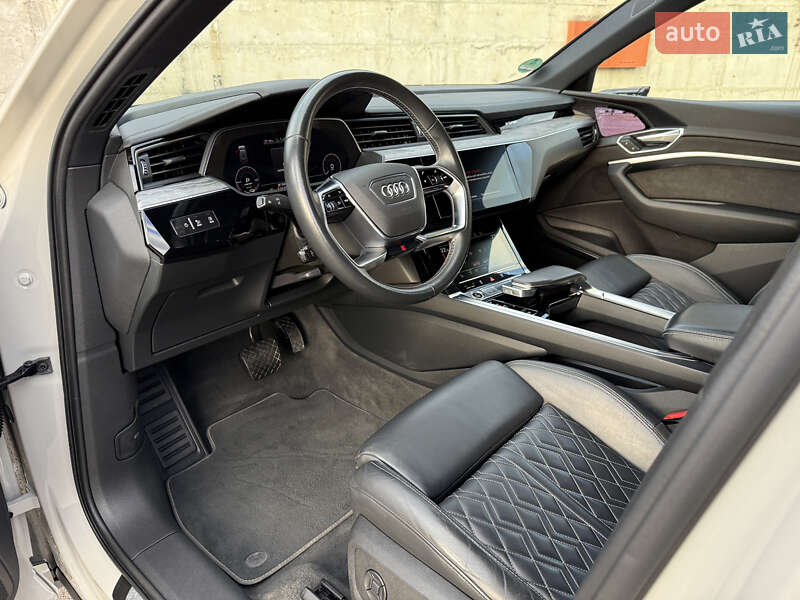 Внедорожник / Кроссовер Audi e-tron Sportback 2021 в Ровно