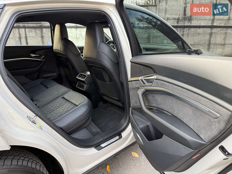 Внедорожник / Кроссовер Audi e-tron Sportback 2021 в Ровно