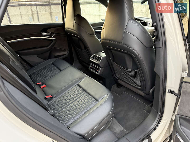 Внедорожник / Кроссовер Audi e-tron Sportback 2021 в Ровно