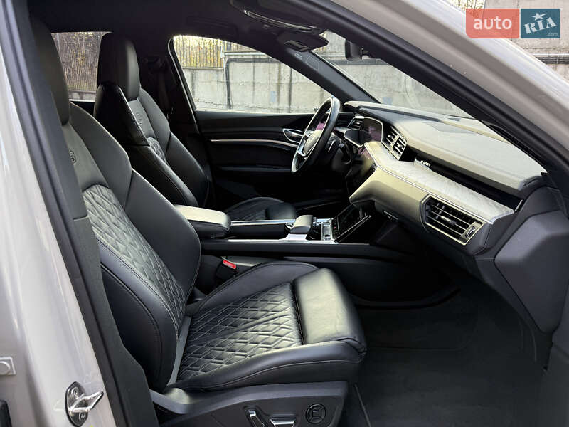Внедорожник / Кроссовер Audi e-tron Sportback 2021 в Ровно
