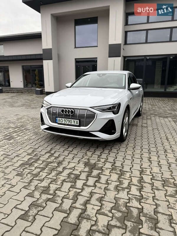 Внедорожник / Кроссовер Audi e-tron Sportback 2021 в Иршаве