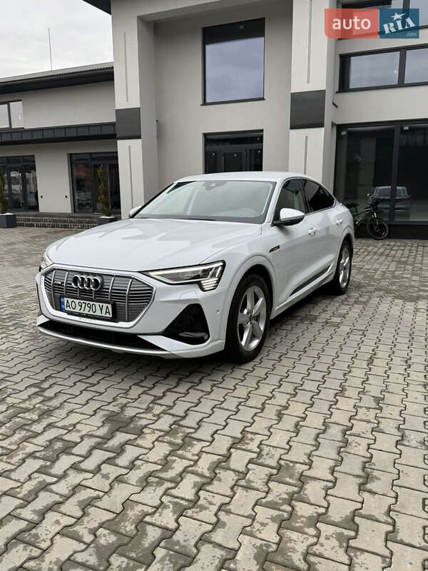 Внедорожник / Кроссовер Audi e-tron Sportback 2021 в Иршаве