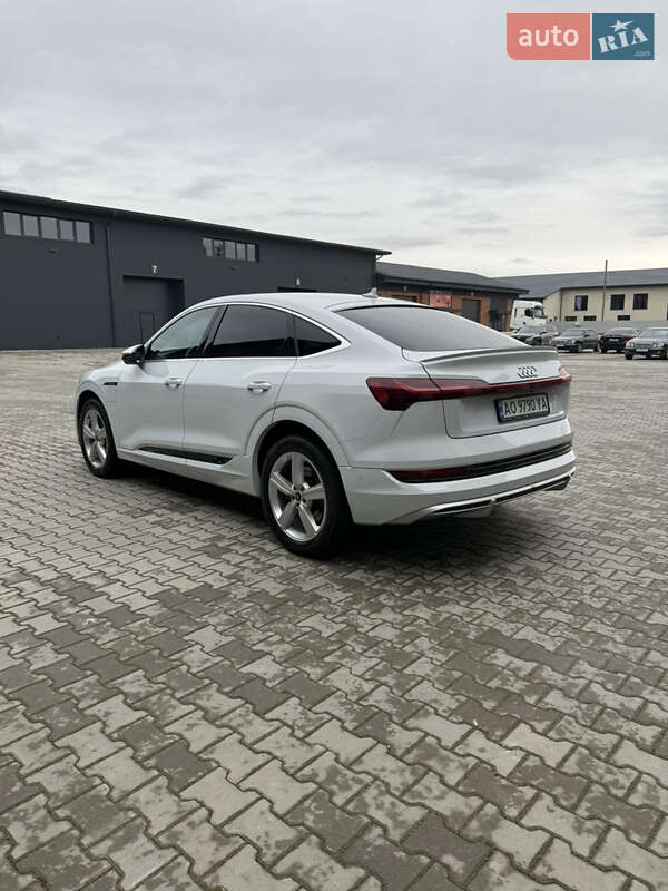 Внедорожник / Кроссовер Audi e-tron Sportback 2021 в Иршаве