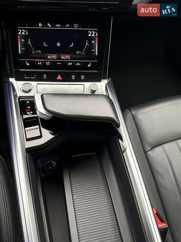 Внедорожник / Кроссовер Audi e-tron Sportback 2021 в Иршаве