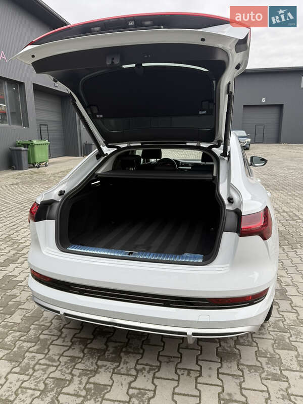 Внедорожник / Кроссовер Audi e-tron Sportback 2021 в Иршаве