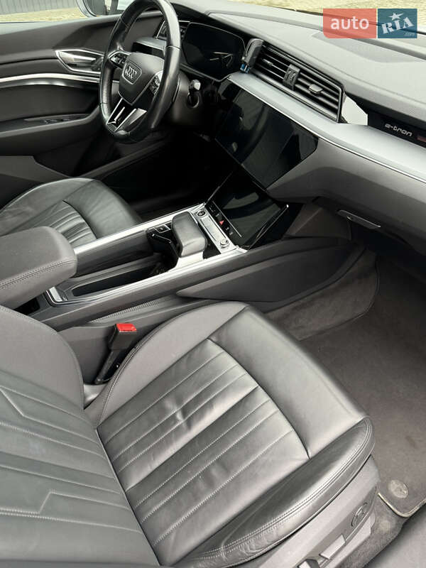 Внедорожник / Кроссовер Audi e-tron Sportback 2021 в Иршаве