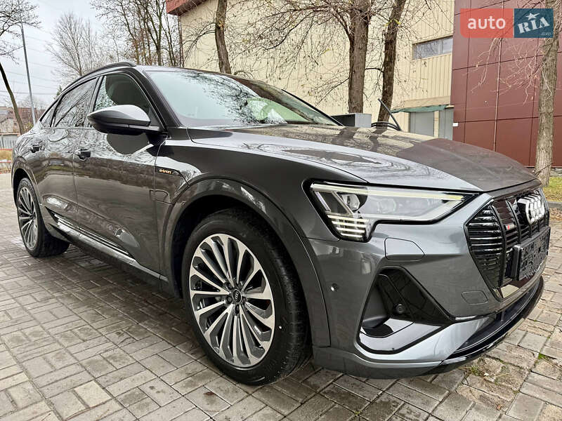 Позашляховик / Кросовер Audi e-tron Sportback 2022 в Дніпрі