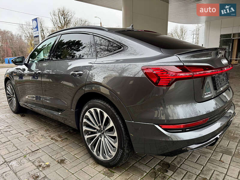 Позашляховик / Кросовер Audi e-tron Sportback 2022 в Дніпрі