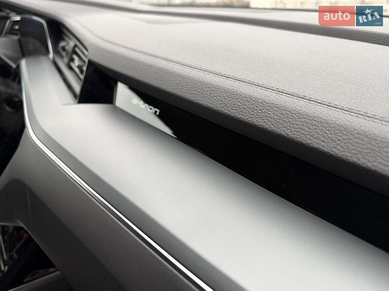 Внедорожник / Кроссовер Audi e-tron Sportback 2021 в Мукачево