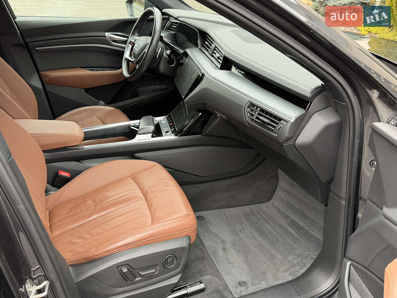 Позашляховик / Кросовер Audi e-tron Sportback 2021 в Тернополі