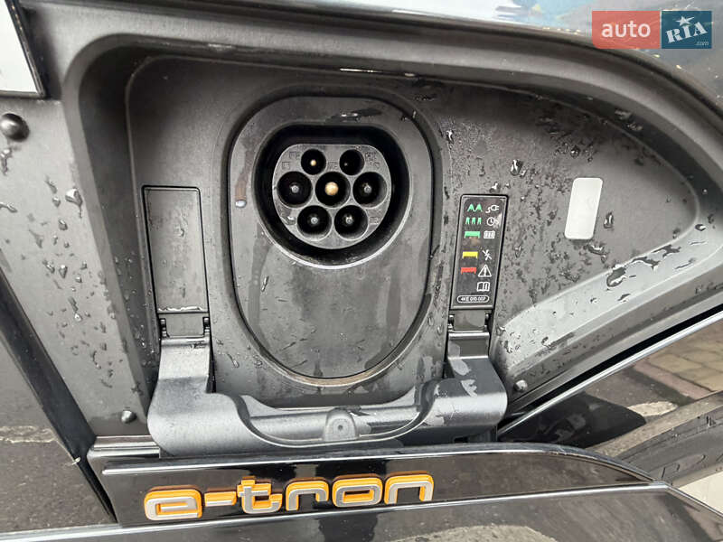 Позашляховик / Кросовер Audi e-tron Sportback 2021 в Тернополі