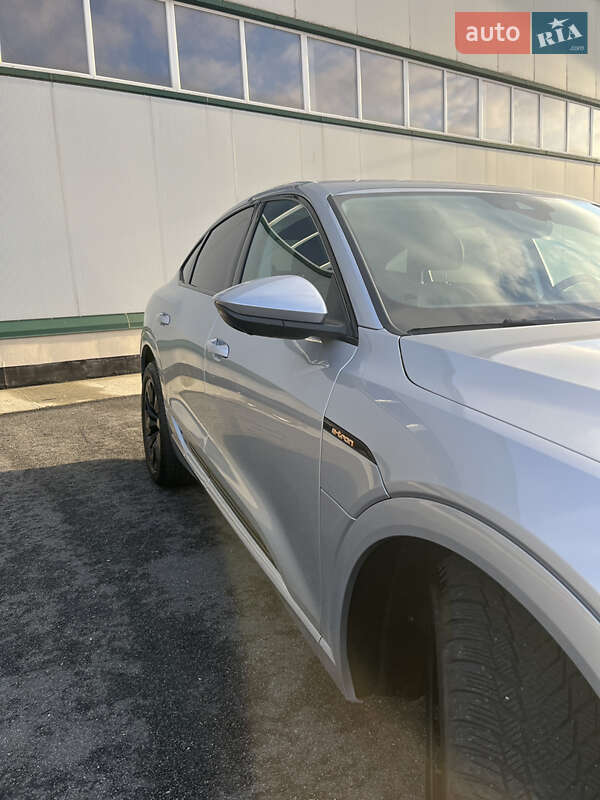 Позашляховик / Кросовер Audi e-tron Sportback 2021 в Вінниці