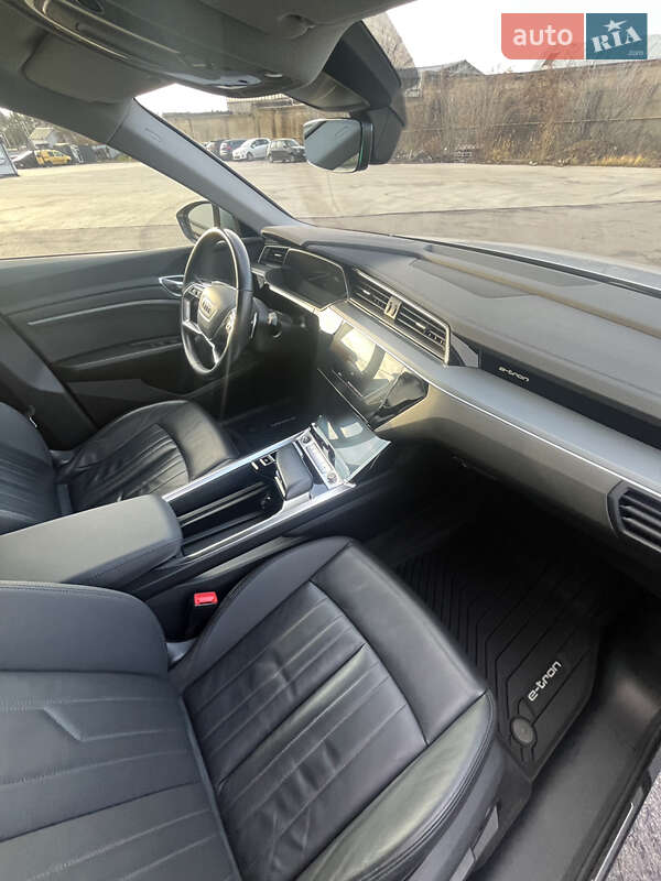 Позашляховик / Кросовер Audi e-tron Sportback 2021 в Вінниці
