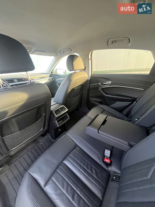 Позашляховик / Кросовер Audi e-tron Sportback 2021 в Вінниці