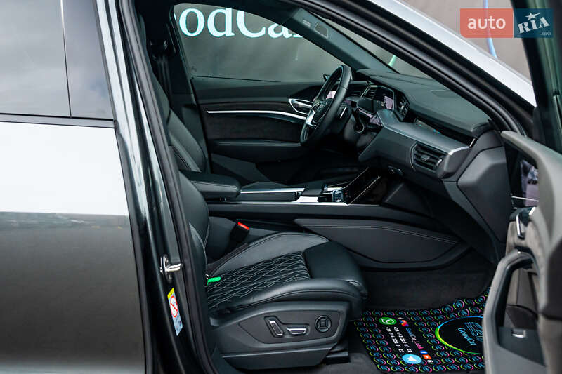 Позашляховик / Кросовер Audi e-tron Sportback 2020 в Луцьку