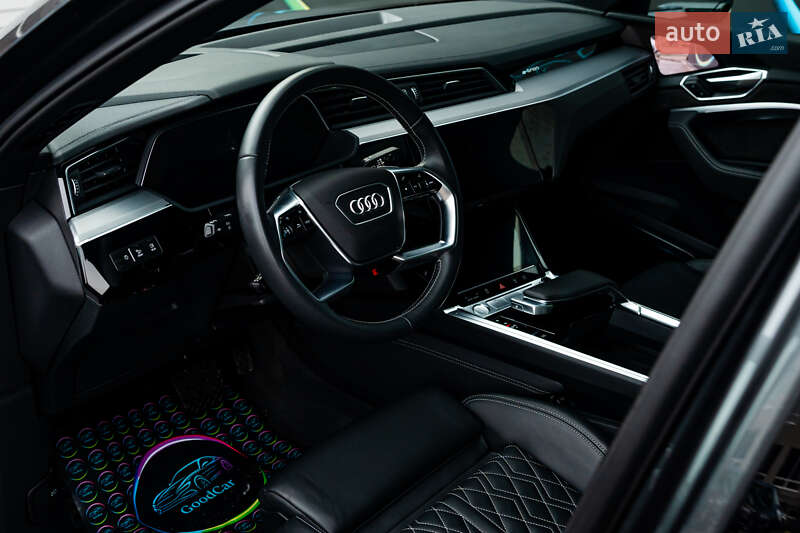 Позашляховик / Кросовер Audi e-tron Sportback 2020 в Луцьку