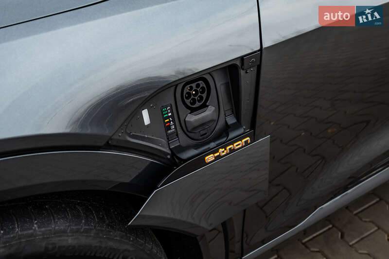 Позашляховик / Кросовер Audi e-tron Sportback 2020 в Луцьку