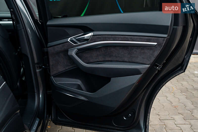 Позашляховик / Кросовер Audi e-tron Sportback 2020 в Луцьку