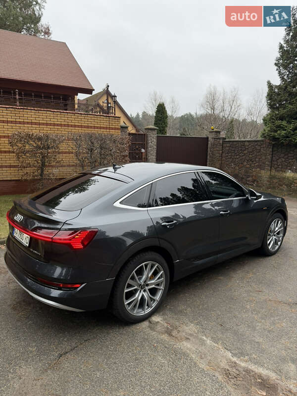 Позашляховик / Кросовер Audi e-tron Sportback 2022 в Києві фото 16 Позашляховик / Кросовер Audi e-tron Sportback 2022 в Києві
