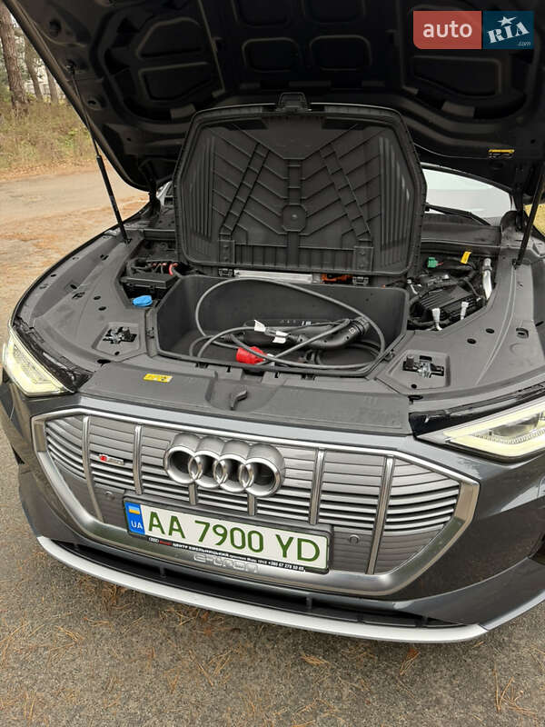 Позашляховик / Кросовер Audi e-tron Sportback 2022 в Києві фото 27 Позашляховик / Кросовер Audi e-tron Sportback 2022 в Києві