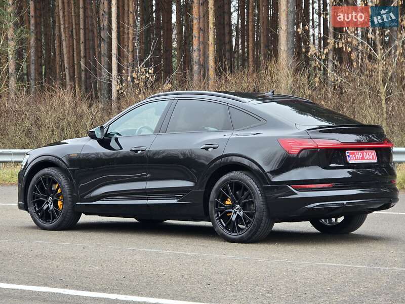 Позашляховик / Кросовер Audi e-tron Sportback 2022 в Ковелі