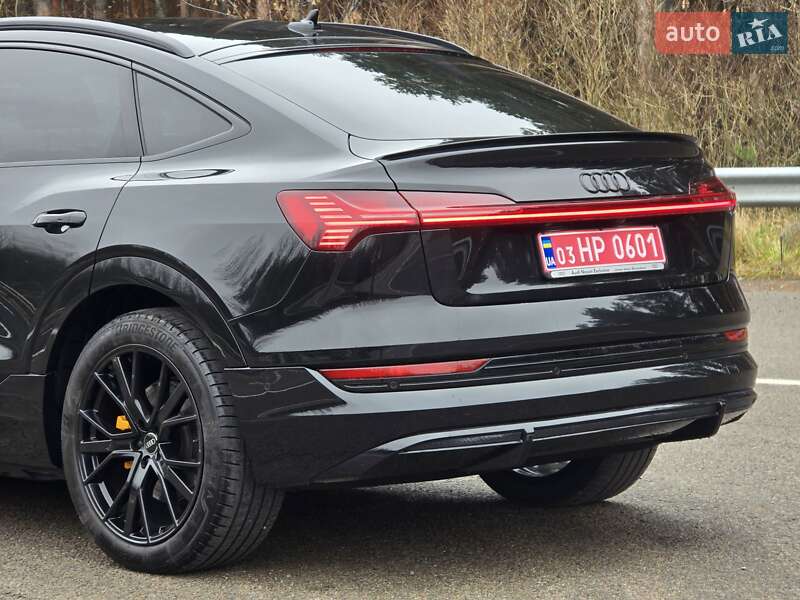 Позашляховик / Кросовер Audi e-tron Sportback 2022 в Ковелі
