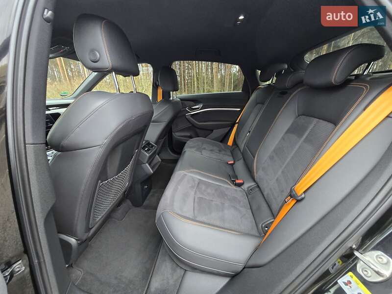 Позашляховик / Кросовер Audi e-tron Sportback 2022 в Ковелі