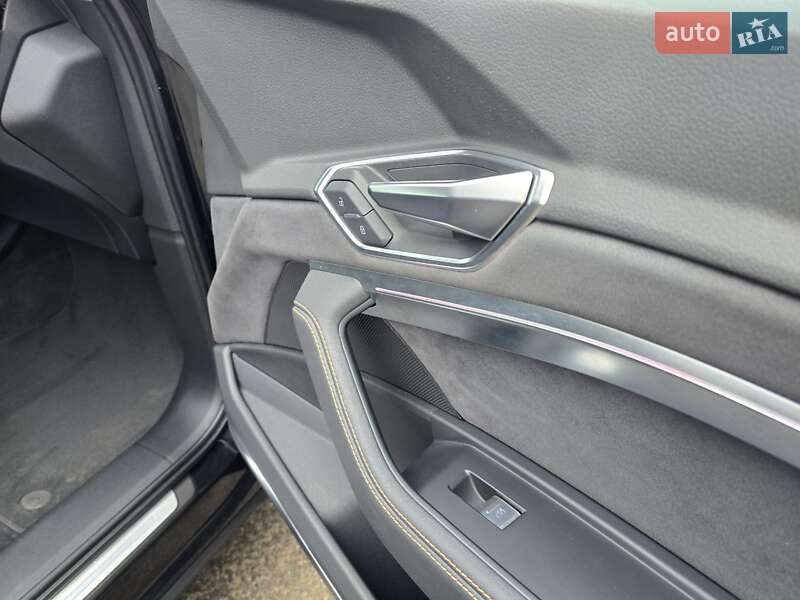 Позашляховик / Кросовер Audi e-tron Sportback 2022 в Ковелі