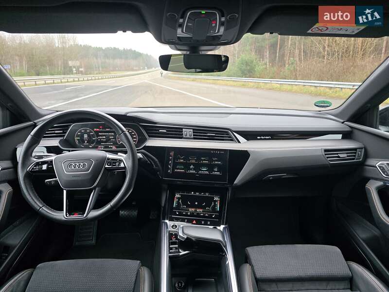 Позашляховик / Кросовер Audi e-tron Sportback 2022 в Ковелі